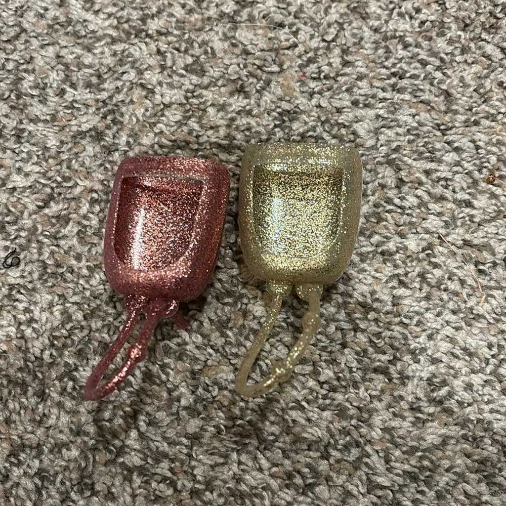 Hand sanitizer holder
